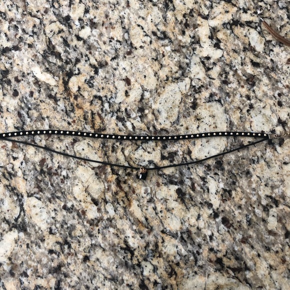 8 Chocker Necklaces - Picture 2 of 8